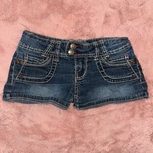 Low-rise Y2K jean shorts